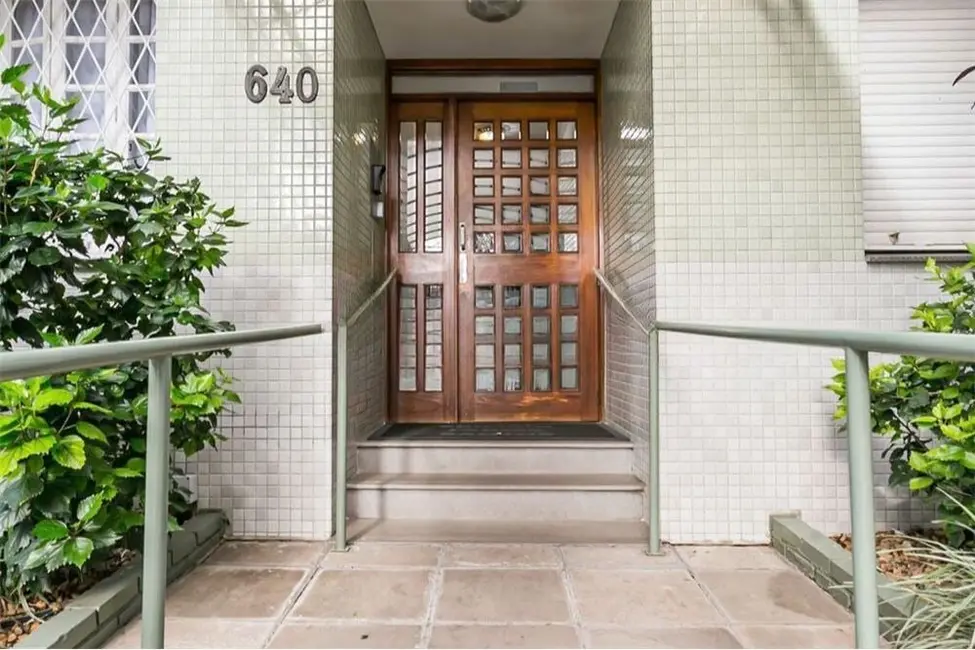 Apartamento com 3 quartos à venda, 132m2 em Petrópolis, Porto Alegre - RS - imagem 3 Foto 3 de Apartamento com 3 quartos à venda, 132m2 em Petrópolis, Porto Alegre - RS