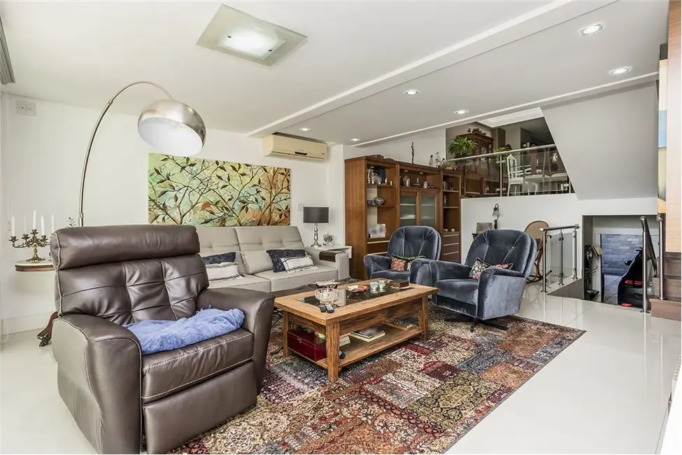 Casa com 3 quartos à venda, 426m2 em Chácara das Pedras, Porto Alegre - RS - imagem 3 Foto 3 de Casa com 3 quartos à venda, 426m2 em Chácara das Pedras, Porto Alegre - RS