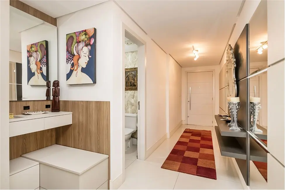 Casa com 3 quartos à venda, 426m2 em Chácara das Pedras, Porto Alegre - RS - imagem 8 Foto 8 de Casa com 3 quartos à venda, 426m2 em Chácara das Pedras, Porto Alegre - RS