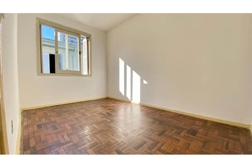 Apartamento com 2 quartos à venda, 51m2 em Menino Deus, Porto Alegre - RS - imagem 3 Foto 3 de Apartamento com 2 quartos à venda, 51m2 em Menino Deus, Porto Alegre - RS