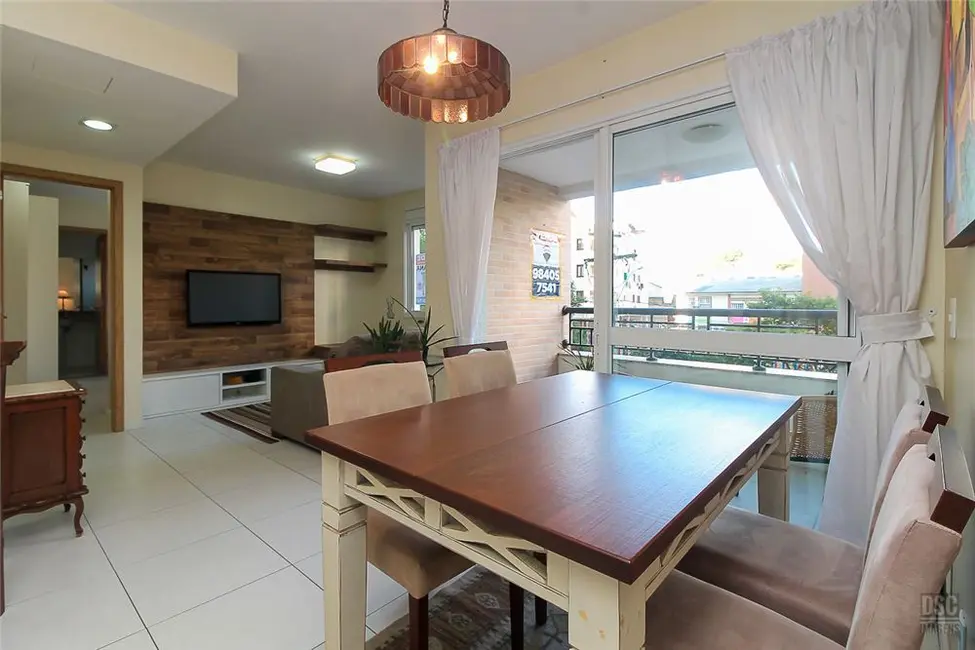 Apartamento com 2 quartos à venda, 68m2 em Passo da Areia, Porto Alegre - RS - imagem 2 Foto 2 de Apartamento com 2 quartos à venda, 68m2 em Passo da Areia, Porto Alegre - RS