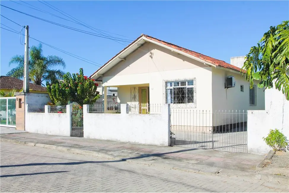 Foto 1 de Casa com 3 quartos à venda, 70m2 em Passa Vinte, Palhoca - SC