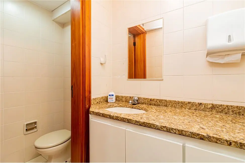 Foto 3 de Loja à venda, 137m2 em Floresta, Porto Alegre - RS