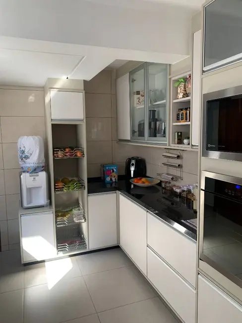 Foto 12 de Casa com 4 quartos à venda, 227m2 em Uberaba, Curitiba - PR