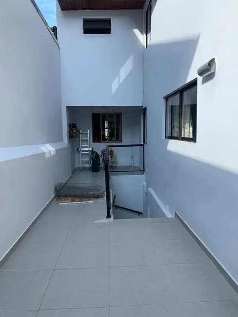 Foto 15 de Casa com 4 quartos à venda, 227m2 em Uberaba, Curitiba - PR