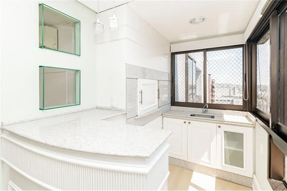 Foto 6 de Apartamento com 3 quartos à venda, 191m2 em Rio Branco, Porto Alegre - RS