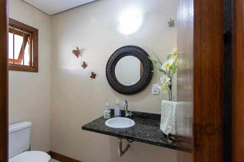 Casa com 5 quartos à venda, 300m2 em Espírito Santo, Porto Alegre - RS - imagem 7 Foto 7 de Casa com 5 quartos à venda, 300m2 em Espírito Santo, Porto Alegre - RS