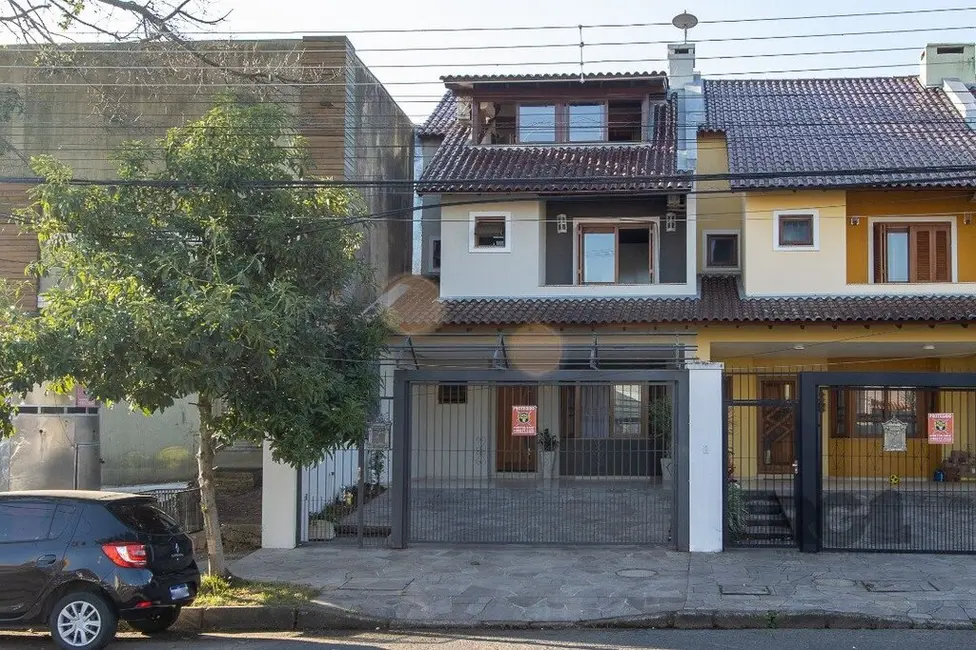 Foto 1 de Casa com 5 quartos à venda, 300m2 em Espírito Santo, Porto Alegre - RS