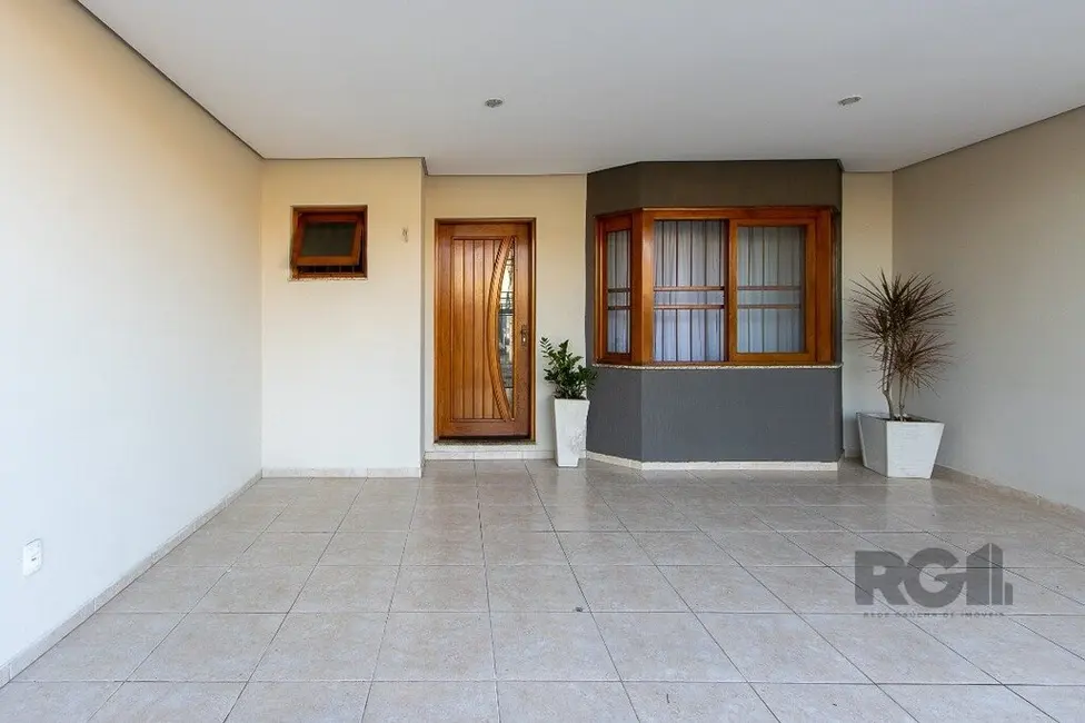 Casa com 5 quartos à venda, 300m2 em Espírito Santo, Porto Alegre - RS - imagem 4 Foto 4 de Casa com 5 quartos à venda, 300m2 em Espírito Santo, Porto Alegre - RS