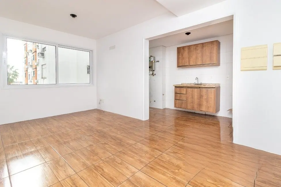 Foto 2 de Apartamento com 2 quartos à venda, 55m2 em Floresta, Porto Alegre - RS