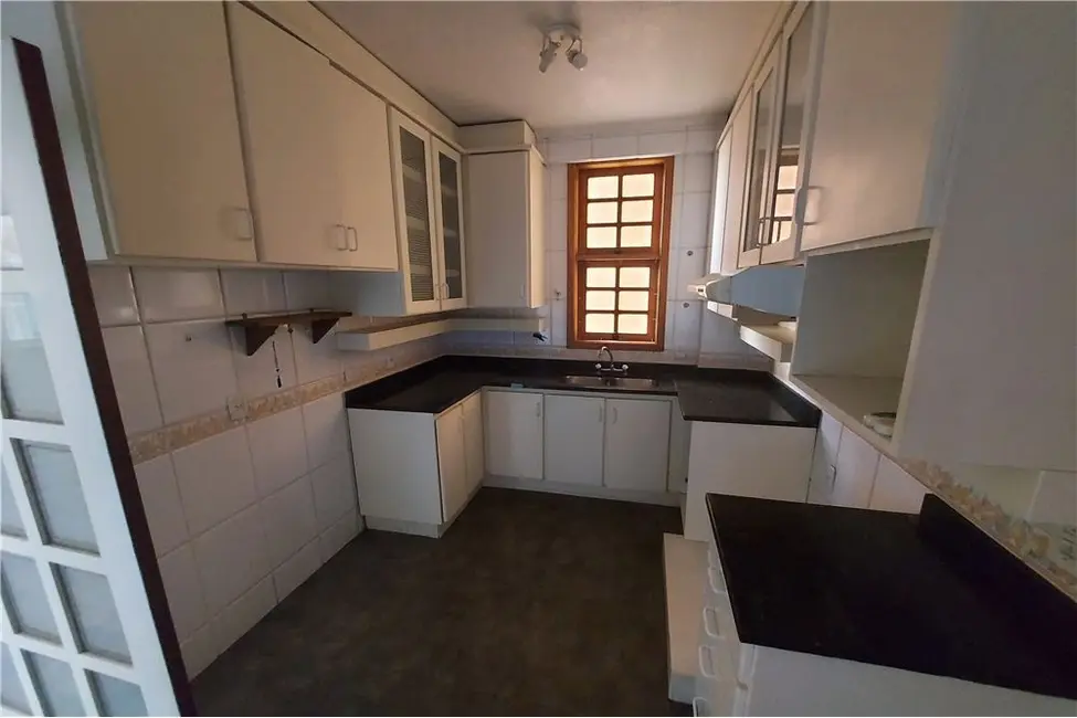 Apartamento com 2 quartos à venda, 115m2 em Centro Histórico, Porto Alegre - RS - imagem 6 Foto 6 de Apartamento com 2 quartos à venda, 115m2 em Centro Histórico, Porto Alegre - RS