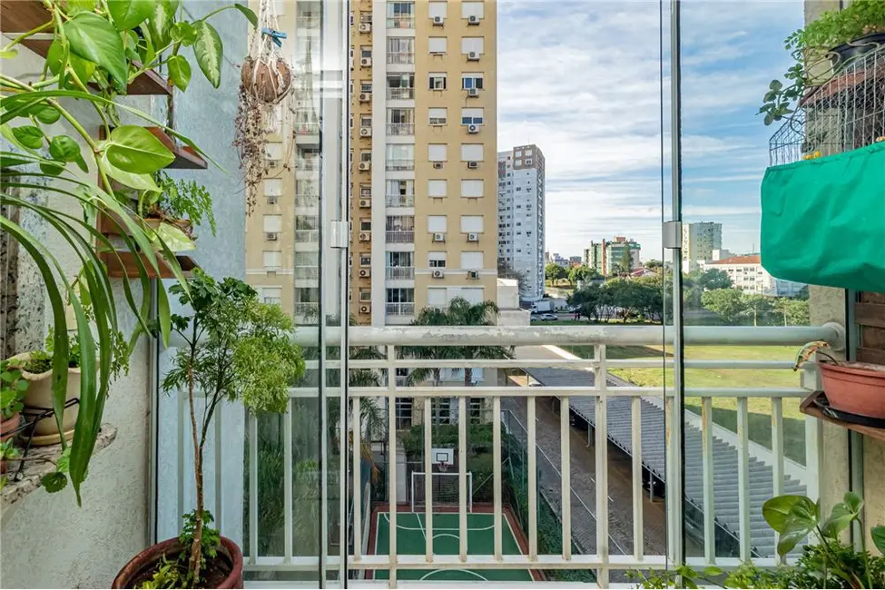 Foto 9 de Apartamento com 3 quartos à venda, 75m2 em Vila Ipiranga, Porto Alegre - RS