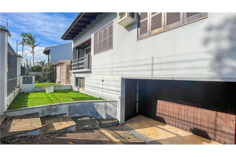 Casa com 4 quartos à venda, 280m2 em Parque Santa Fé, Porto Alegre - RS - imagem 3 Foto 3 de Casa com 4 quartos à venda, 280m2 em Parque Santa Fé, Porto Alegre - RS