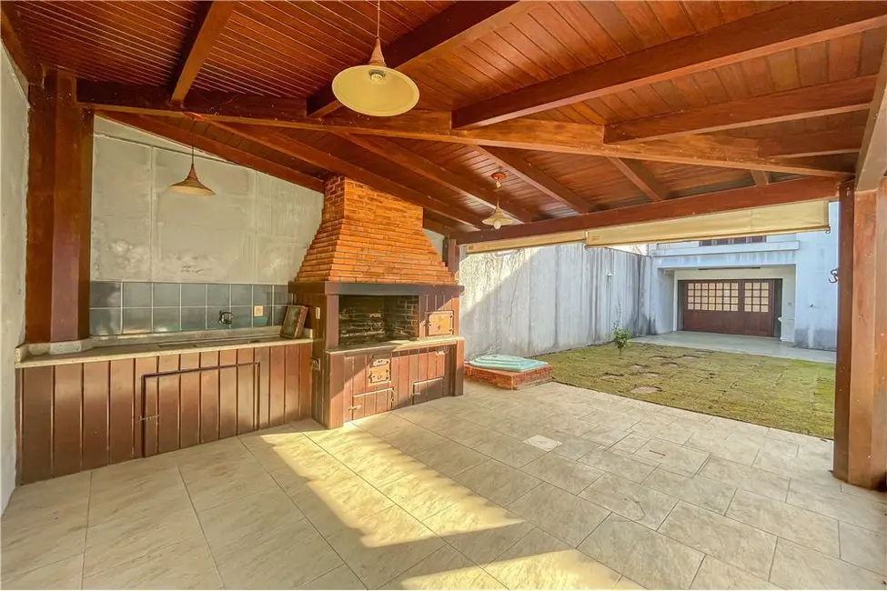 Casa com 4 quartos à venda, 280m2 em Parque Santa Fé, Porto Alegre - RS - imagem 8 Foto 8 de Casa com 4 quartos à venda, 280m2 em Parque Santa Fé, Porto Alegre - RS