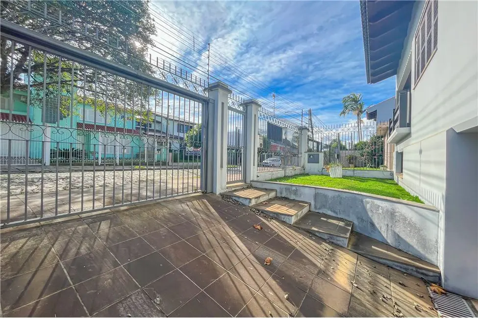 Foto 2 de Casa com 4 quartos à venda, 280m2 em Parque Santa Fé, Porto Alegre - RS