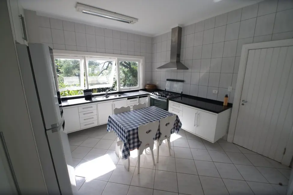 Apartamento com 5 quartos à venda, 353m2 em Ubatuba - SP - imagem 8 Foto 8 de Apartamento com 5 quartos à venda, 353m2 em Ubatuba - SP