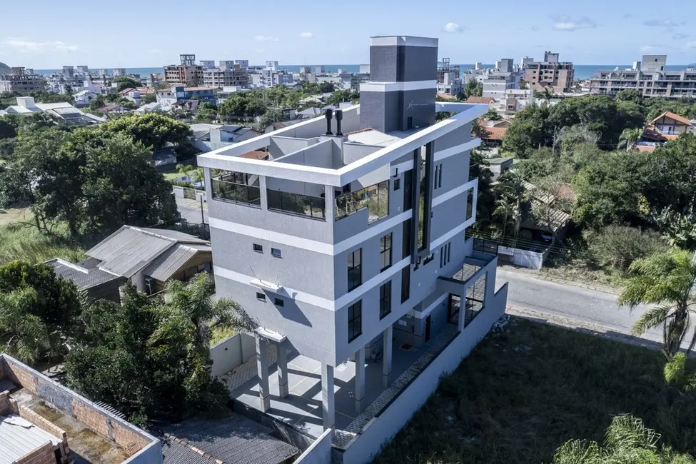 Foto 7 de Cobertura com 3 quartos à venda, 151m2 em Bombinhas - SC