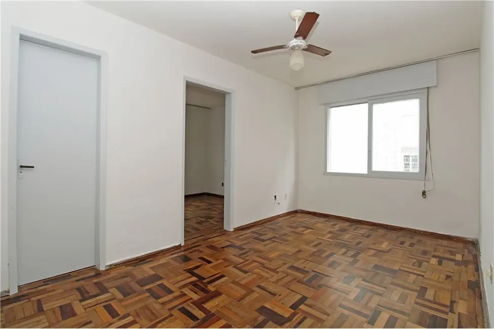 Apartamento com 1 quarto à venda, 43m2 em Vila Ipiranga, Porto Alegre - RS - imagem 4 Foto 4 de Apartamento com 1 quarto à venda, 43m2 em Vila Ipiranga, Porto Alegre - RS