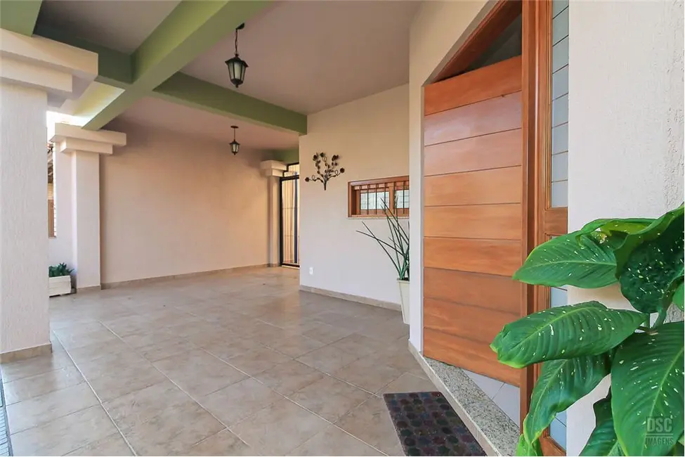 Foto 3 de Casa com 3 quartos à venda, 173m2 em Guarujá, Porto Alegre - RS