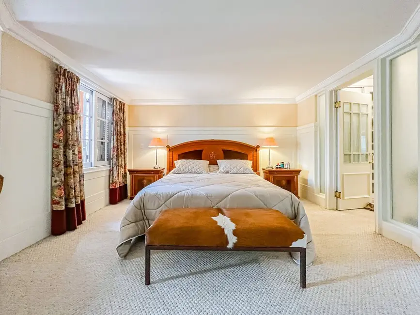 Casa com 4 quartos à venda, 491m2 em Chácara das Pedras, Porto Alegre - RS - imagem 9 Foto 9 de Casa com 4 quartos à venda, 491m2 em Chácara das Pedras, Porto Alegre - RS