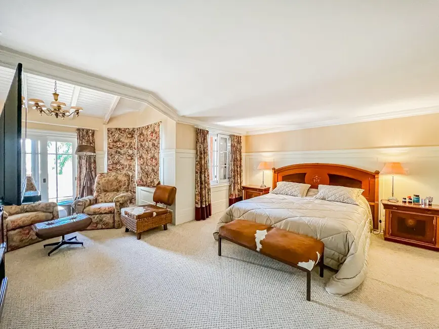 Casa com 4 quartos à venda, 491m2 em Chácara das Pedras, Porto Alegre - RS - imagem 8 Foto 8 de Casa com 4 quartos à venda, 491m2 em Chácara das Pedras, Porto Alegre - RS