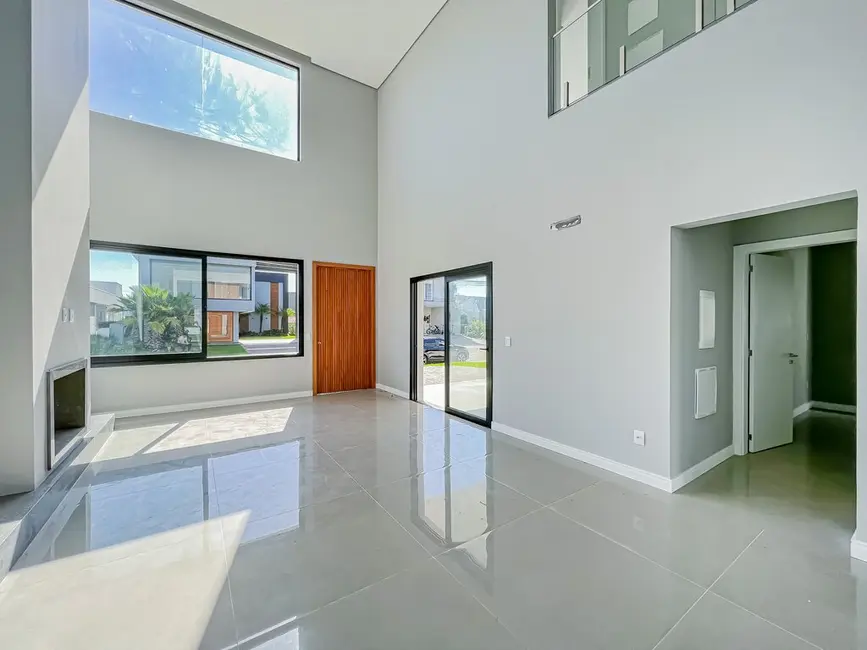 Foto 7 de Casa com 4 quartos à venda, 220m2 em Capao Da Canoa - RS