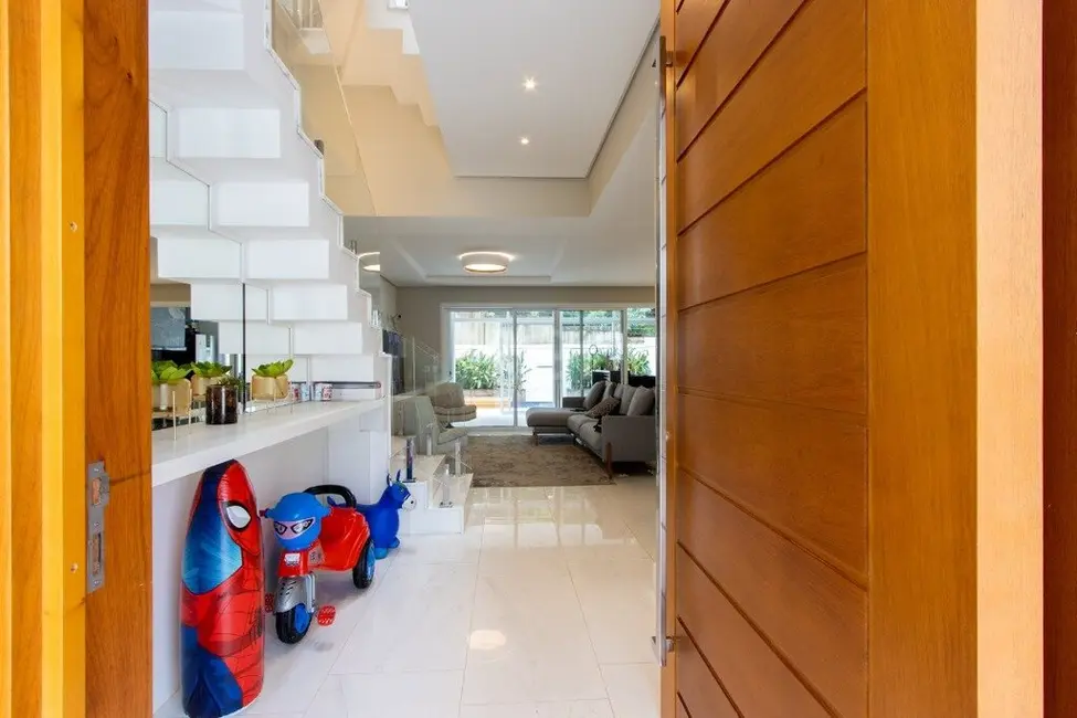 Casa de Condomínio com 4 quartos à venda, 168m2 em Hípica, Porto Alegre - RS - imagem 3 Foto 3 de Casa de Condomínio com 4 quartos à venda, 168m2 em Hípica, Porto Alegre - RS