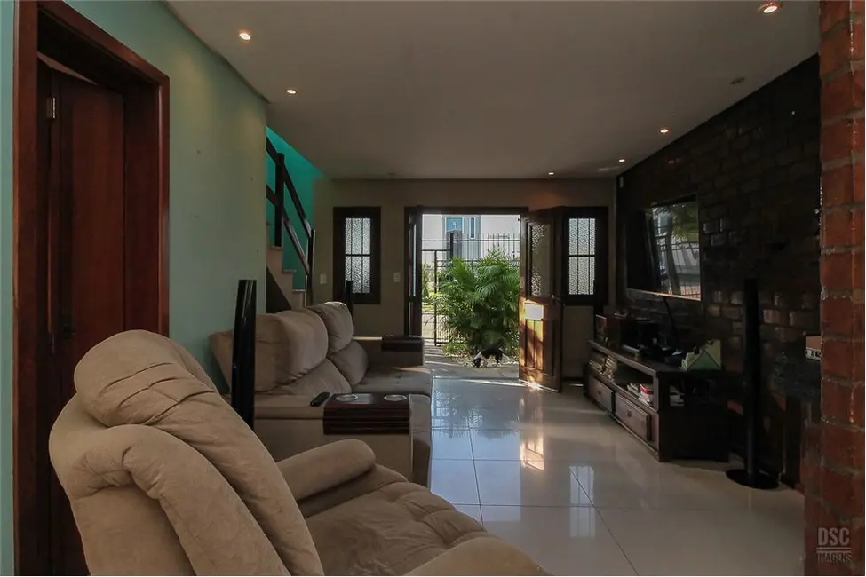 Foto 2 de Casa com 3 quartos à venda, 169m2 em Hípica, Porto Alegre - RS