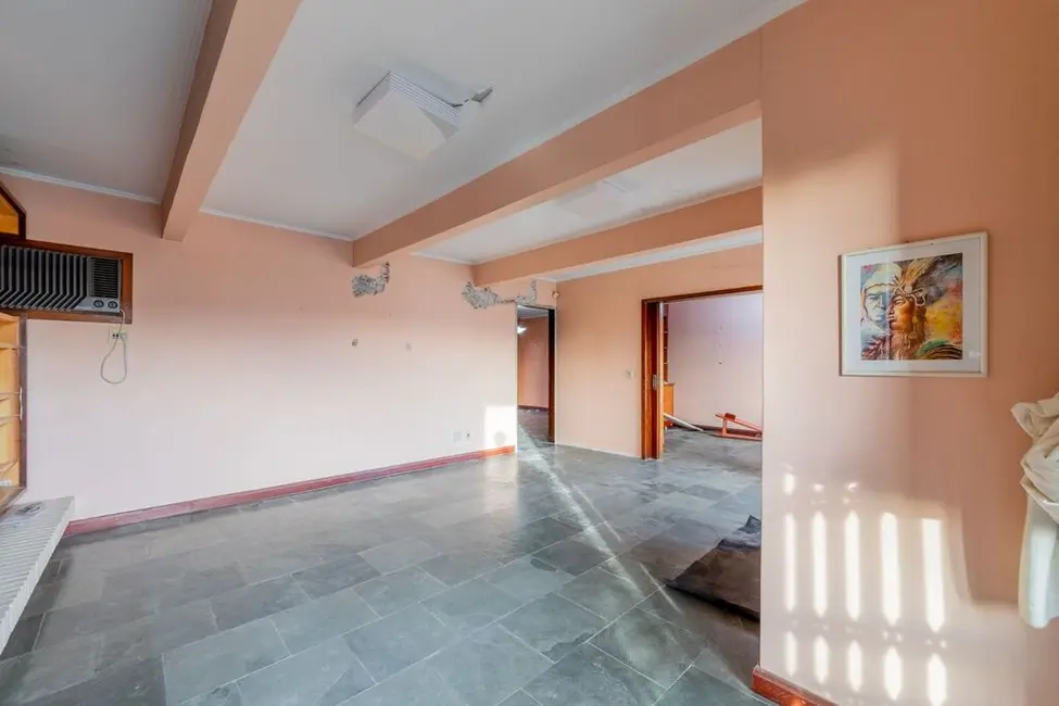 Casa com 3 quartos à venda, 280m2 em Chácara das Pedras, Porto Alegre - RS - imagem 9 Foto 9 de Casa com 3 quartos à venda, 280m2 em Chácara das Pedras, Porto Alegre - RS