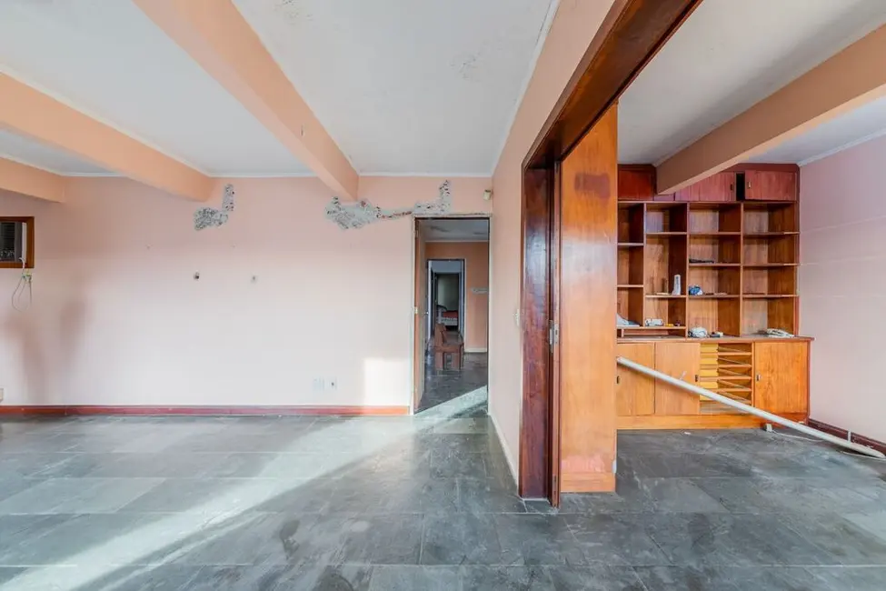 Casa com 3 quartos à venda, 280m2 em Chácara das Pedras, Porto Alegre - RS - imagem 6 Foto 6 de Casa com 3 quartos à venda, 280m2 em Chácara das Pedras, Porto Alegre - RS