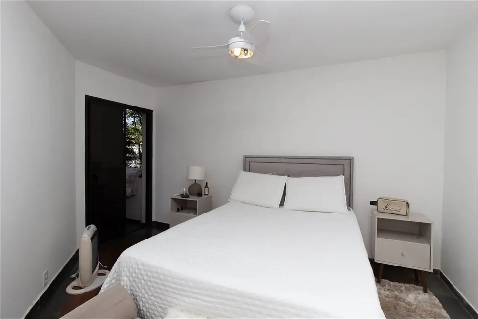 Apartamento com 3 quartos à venda, 143m2 em Moema, São Paulo - SP - imagem 9 Foto 9 de Apartamento com 3 quartos à venda, 143m2 em Moema, São Paulo - SP