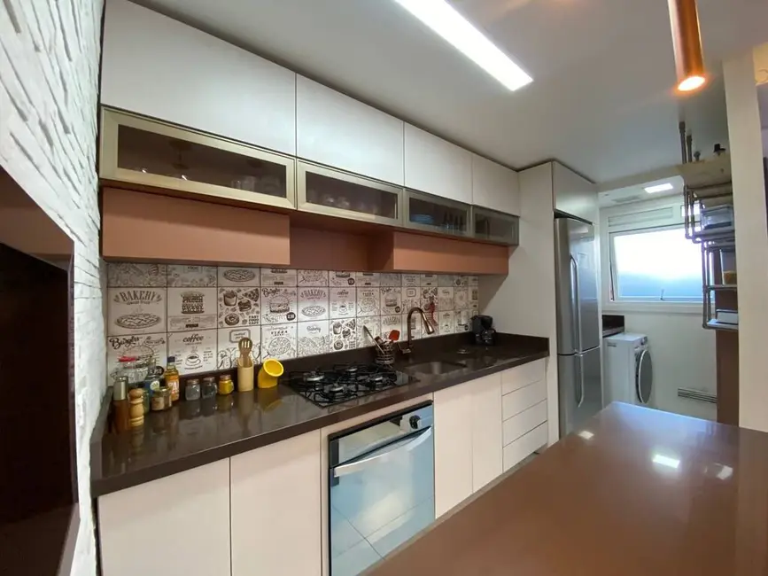Foto 2 de Apartamento com 1 quarto à venda, 67m2 em São Sebastião, Porto Alegre - RS