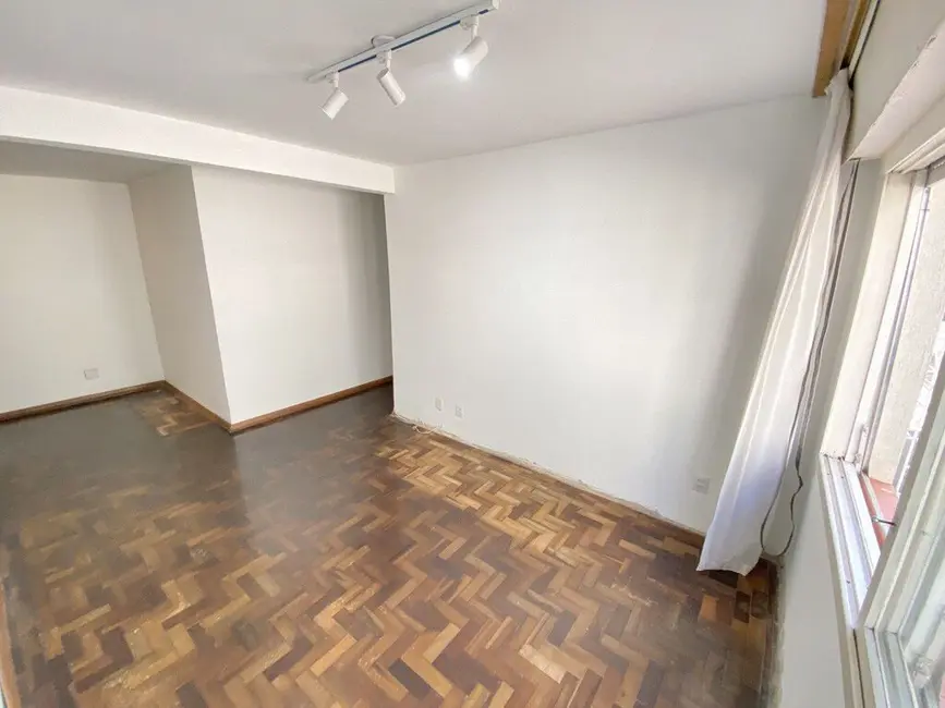 Foto 3 de Apartamento com 3 quartos à venda, 81m2 em Vila Ipiranga, Porto Alegre - RS