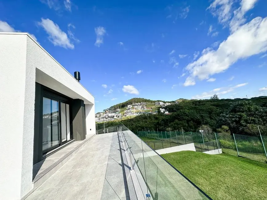 Casa de Condomínio com 3 quartos à venda, 300m2 em Vila Nova, Porto Alegre - RS - imagem 9 Foto 9 de Casa de Condomínio com 3 quartos à venda, 300m2 em Vila Nova, Porto Alegre - RS