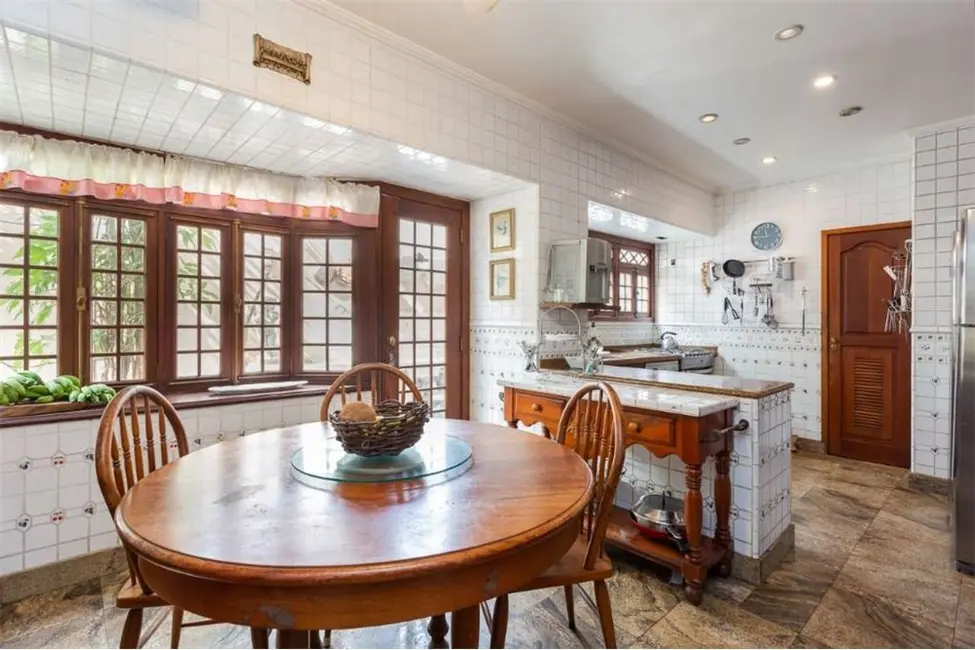 Foto 9 de Casa com 4 quartos à venda, 460m2 em Pacaembu, São Paulo - SP