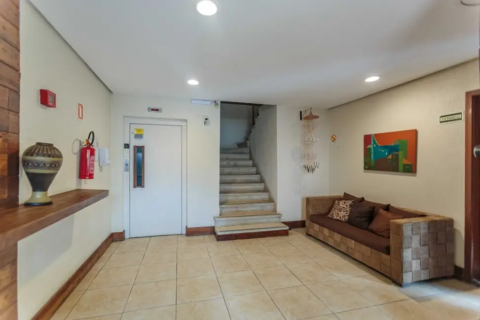 Foto 5 de Apartamento com 2 quartos à venda, 72m2 em Azenha, Porto Alegre - RS