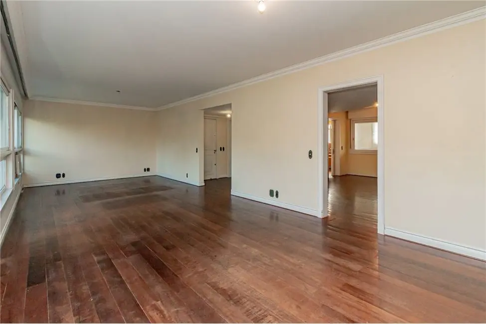 Apartamento com 3 quartos à venda, 173m2 em Moinhos de Vento, Porto Alegre - RS - imagem 6 Foto 6 de Apartamento com 3 quartos à venda, 173m2 em Moinhos de Vento, Porto Alegre - RS