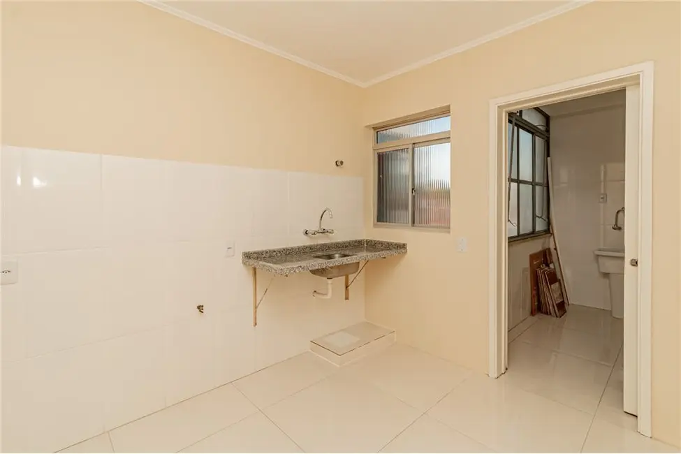Apartamento com 4 quartos à venda, 99m2 em Vila Ipiranga, Porto Alegre - RS - imagem 8 Foto 8 de Apartamento com 4 quartos à venda, 99m2 em Vila Ipiranga, Porto Alegre - RS