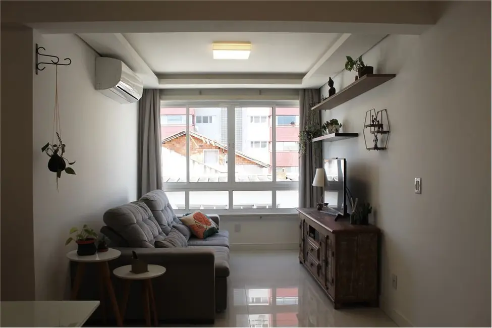 Foto 2 de Apartamento com 2 quartos à venda, 65m2 em Santana, Porto Alegre - RS