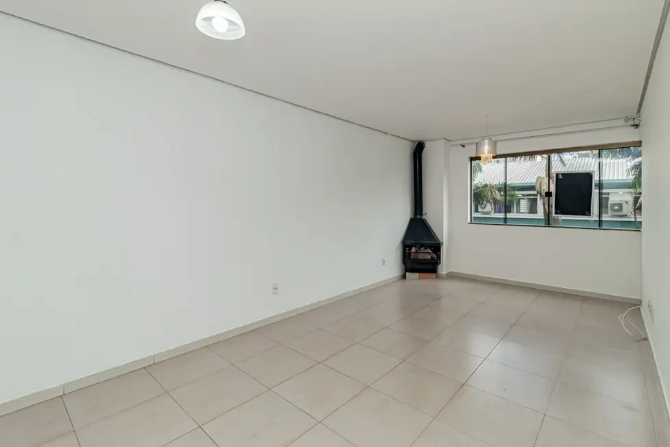 Apartamento com 2 quartos à venda, 76m2 em Centro Histórico, Porto Alegre - RS - imagem 5 Foto 5 de Apartamento com 2 quartos à venda, 76m2 em Centro Histórico, Porto Alegre - RS