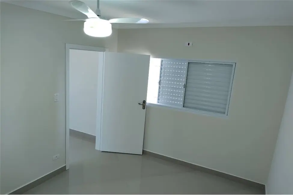 Foto 3 de Casa com 2 quartos à venda, 138m2 em Vila Aparecida, Taubate - SP