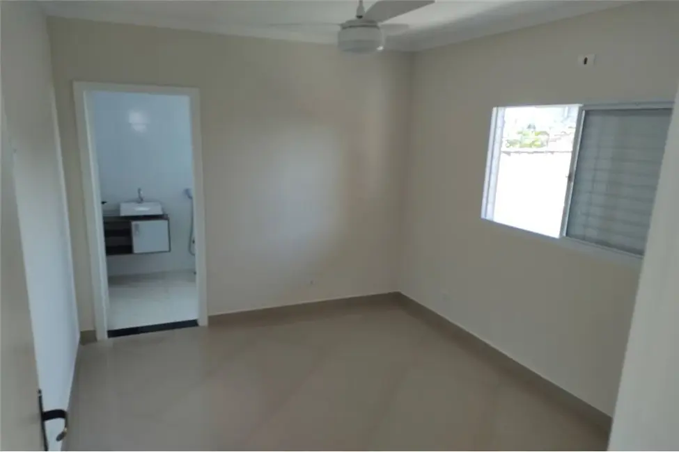 Foto 6 de Casa com 2 quartos à venda, 138m2 em Vila Aparecida, Taubate - SP