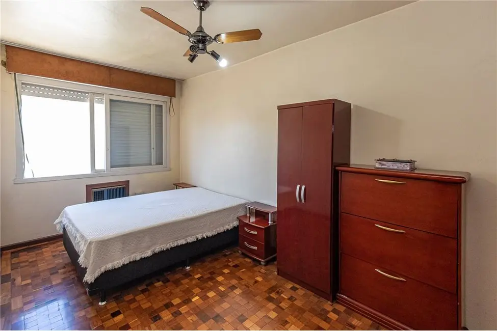 Foto 5 de Apartamento com 2 quartos à venda, 58m2 em Passo da Areia, Porto Alegre - RS