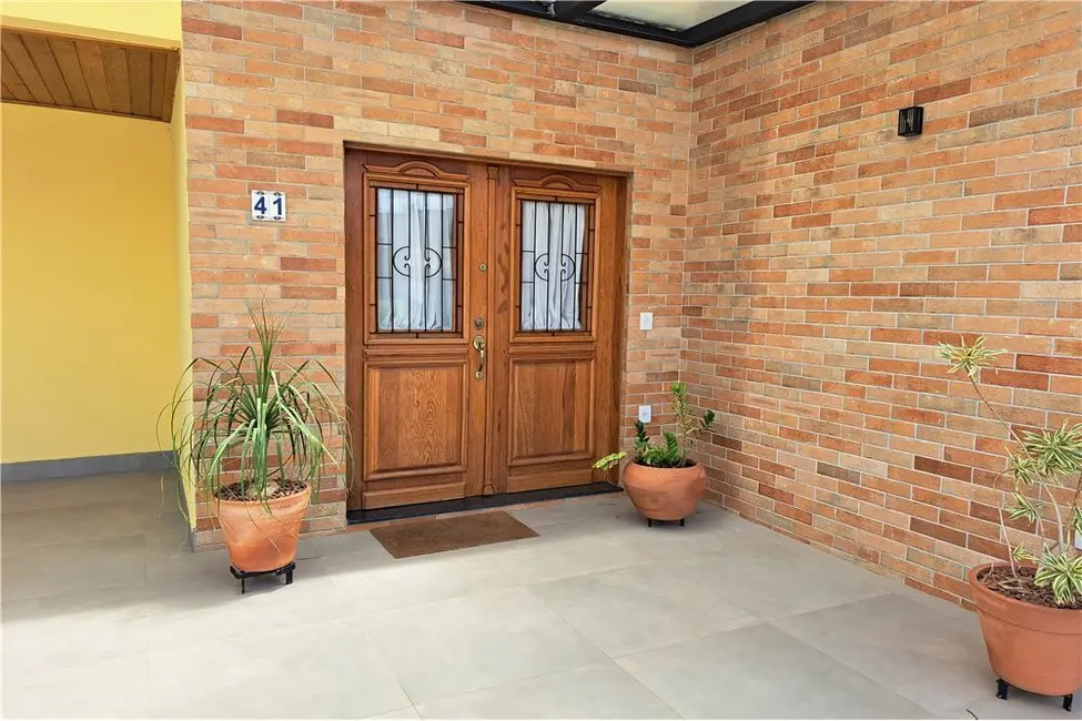 Casa com 4 quartos à venda, 284m2 em Sao Jose Dos Campos - SP - imagem 5 Foto 5 de Casa com 4 quartos à venda, 284m2 em Sao Jose Dos Campos - SP