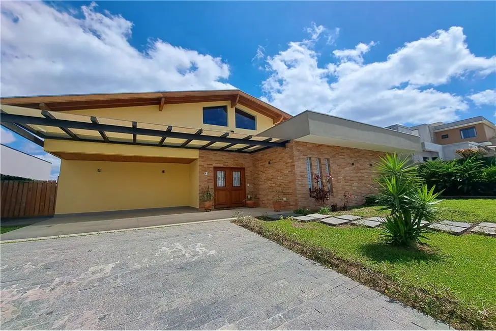 Casa com 4 quartos à venda, 284m2 em Sao Jose Dos Campos - SP - imagem 3 Foto 3 de Casa com 4 quartos à venda, 284m2 em Sao Jose Dos Campos - SP