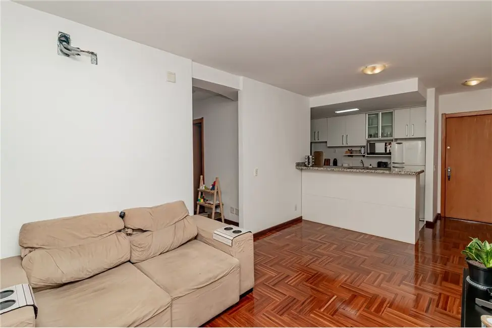 Foto 6 de Apartamento com 2 quartos à venda, 72m2 em Passo da Areia, Porto Alegre - RS