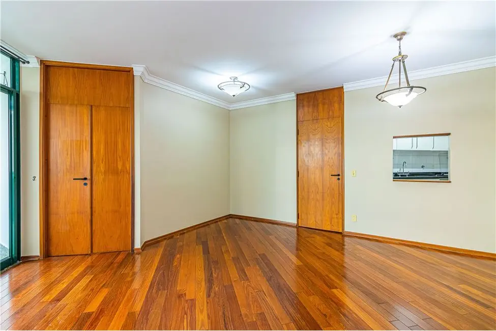 Apartamento com 4 quartos à venda, 121m2 em Moema, São Paulo - SP - imagem 3 Foto 3 de Apartamento com 4 quartos à venda, 121m2 em Moema, São Paulo - SP