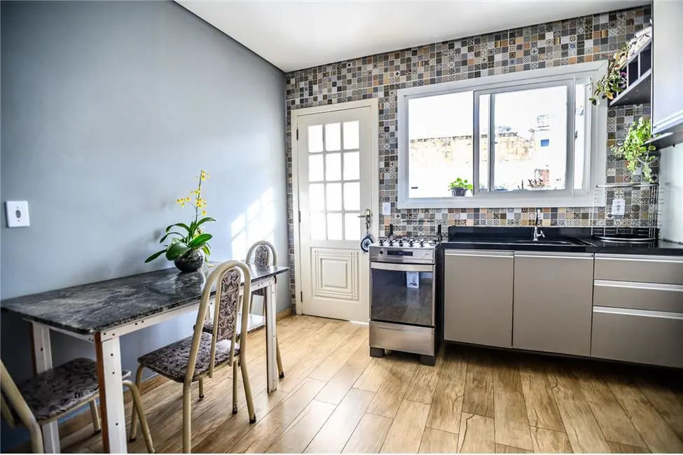 Casa com 2 quartos à venda, 100m2 em Jardim Itu, Porto Alegre - RS - imagem 8 Foto 8 de Casa com 2 quartos à venda, 100m2 em Jardim Itu, Porto Alegre - RS