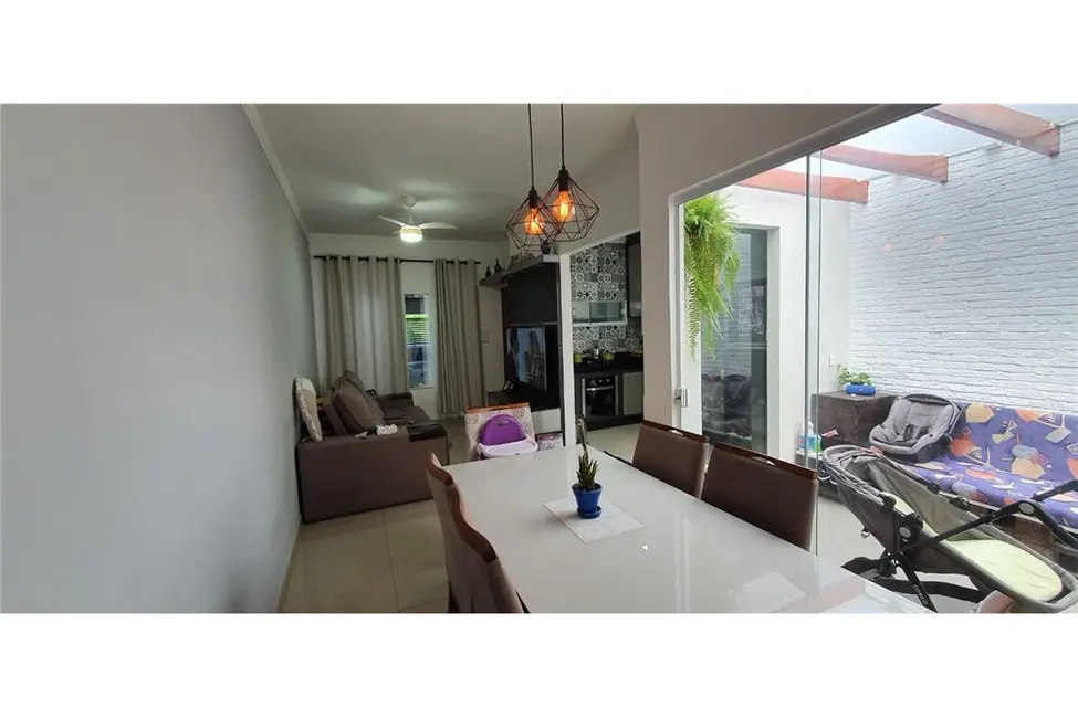 Foto 8 de Casa com 2 quartos à venda, 66m2 em Taubate - SP