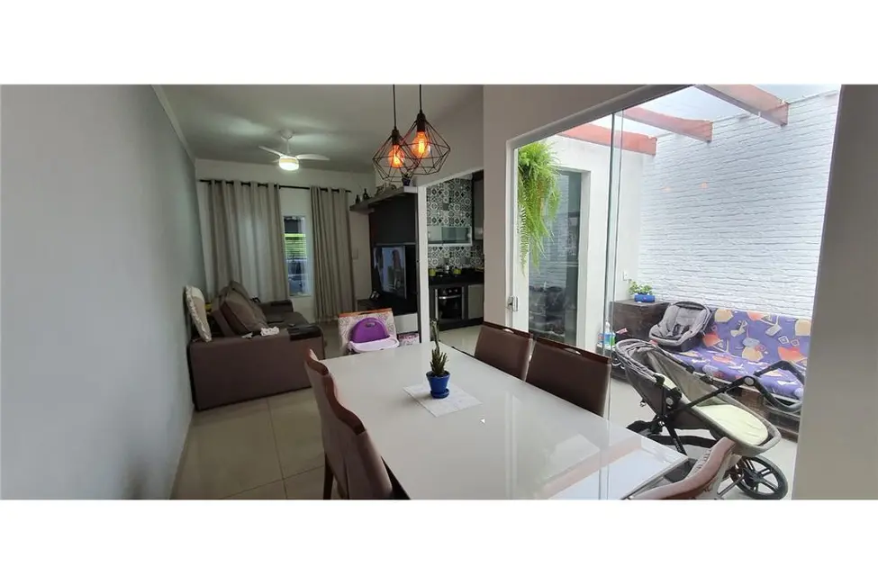 Foto 9 de Casa com 2 quartos à venda, 66m2 em Taubate - SP